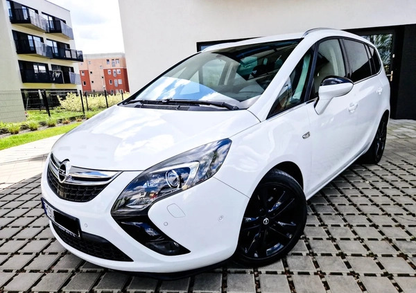 Opel Zafira cena 40900 przebieg: 182480, rok produkcji 2015 z Gniezno małe 232